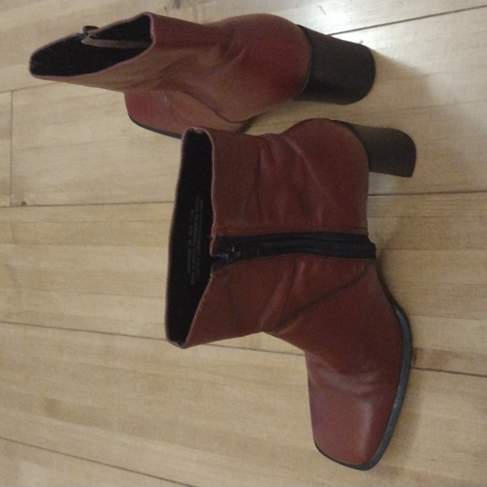 Principles Red Square Toe Boots.Leather upper.Size 7.5 - Picture 3 of 7